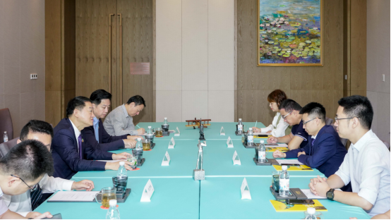 省尊龙凯时集团党委书记、董事长任丁与腾讯“王者荣耀”CTO邓君、腾讯大成网总裁郑亮座谈交流